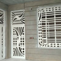 صباغ أبواب وشبابيك • متفرغ • كربلاء