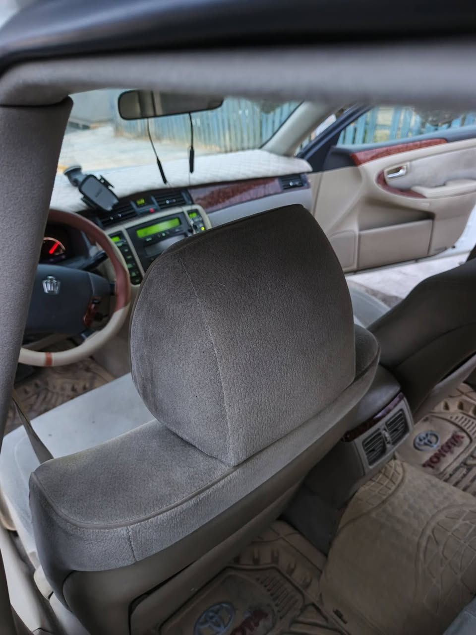 شاهينه للبيع السعر 140 كفاله عامه
موديل 2004
شاصي 80
مكينه 2500
اللون ابيض صدف
تحويل ثاني يوم وين مايعجبك
 السياره باسمي رقم كركوك انكليزي
الرقم ***********
