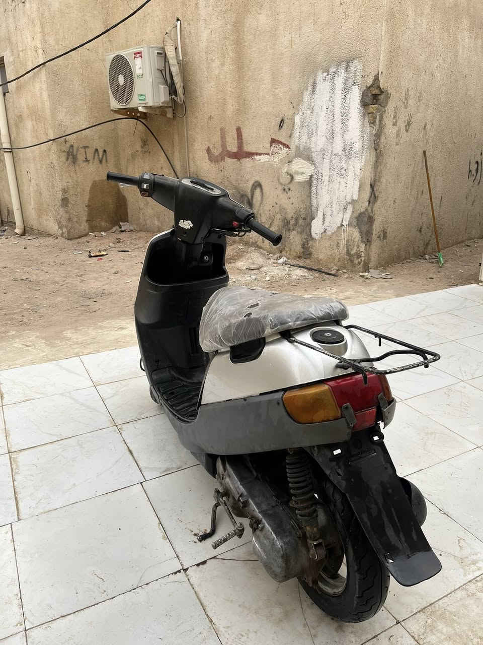 سلام عليكم دراجه بتره للبيع دراجه شغاله لايت شغال هورن بس تسوي عوزه ترتيب مكانه ناصريه مركز  الي يريده خاص ***********
