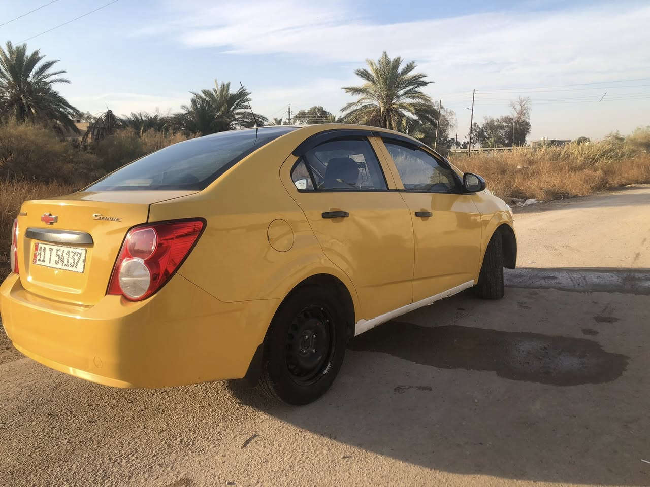 السلام عليكم سونك موديل 2012 رقم بغداد باسمي ارقام انكليزي وهزه جديده ومصفره هيئه وغرامات كير 6 نمر محرك 1800 المرغوب صدر وتخم تاير كله جديد كهربائيات كلها شغاله سياره مال بيت ما مشتغله تكسي دواخلها نضيفه سياره احله من الصور تجي وتشوف بعينك مكاني بغداد الدوره / *********** السعر ٥٠ اتصل وبيك خير وتدلل
