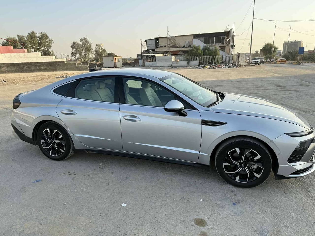 HYUNDAI SONATA 2024
🏁🏁🏁🏁🏁🏁🏁🏁🏁
⬜️◻️▫️⬜️◻️▫️⬜️
المسافة المقطوعة :18 الف
حجم المحرك :  2.5💪🏻
عدد الاسطوانات : ٤ سلندر
اللون : سلفر
🏁🏁🏁🏁🏁🏁🏁🏁🏁
⬜️◻️▫️⬜️◻️▫️⬜️
🚗🚗🚗🚗🚗🚗🚗
🚗🚗🚗🚗🚗🚗🚗
الإضافات :  
رادار أمامي 🚨
كرسي كهرباء ⚡️
بصمة تشغيل 👆🏻
نقطة عمياء 🧑‍🦯
تدفئة كراسي 🔥
تشغيل عن بعد  👆🏻
تحديد مسرب 🚧
إضاءة LED💡
شاشة تحكم لمس📺
اندرويد اوتو🤖
ابل كار بلاي🍏
خرائط 🗺️🧭
دخول ذكي🚪
جاهزة من كلشي ولابرغي ذب
والعديد من المواصفات الاخرى 
الضرر فقط بارد بسيط كلين السياره 
بدون تبديل بدون دواخل 
مرقم شهداء قادسية وكالة عامة بسيارة 
السعر 215$
صور الحادث بالمنشور 
المكان الدوانية ***********
