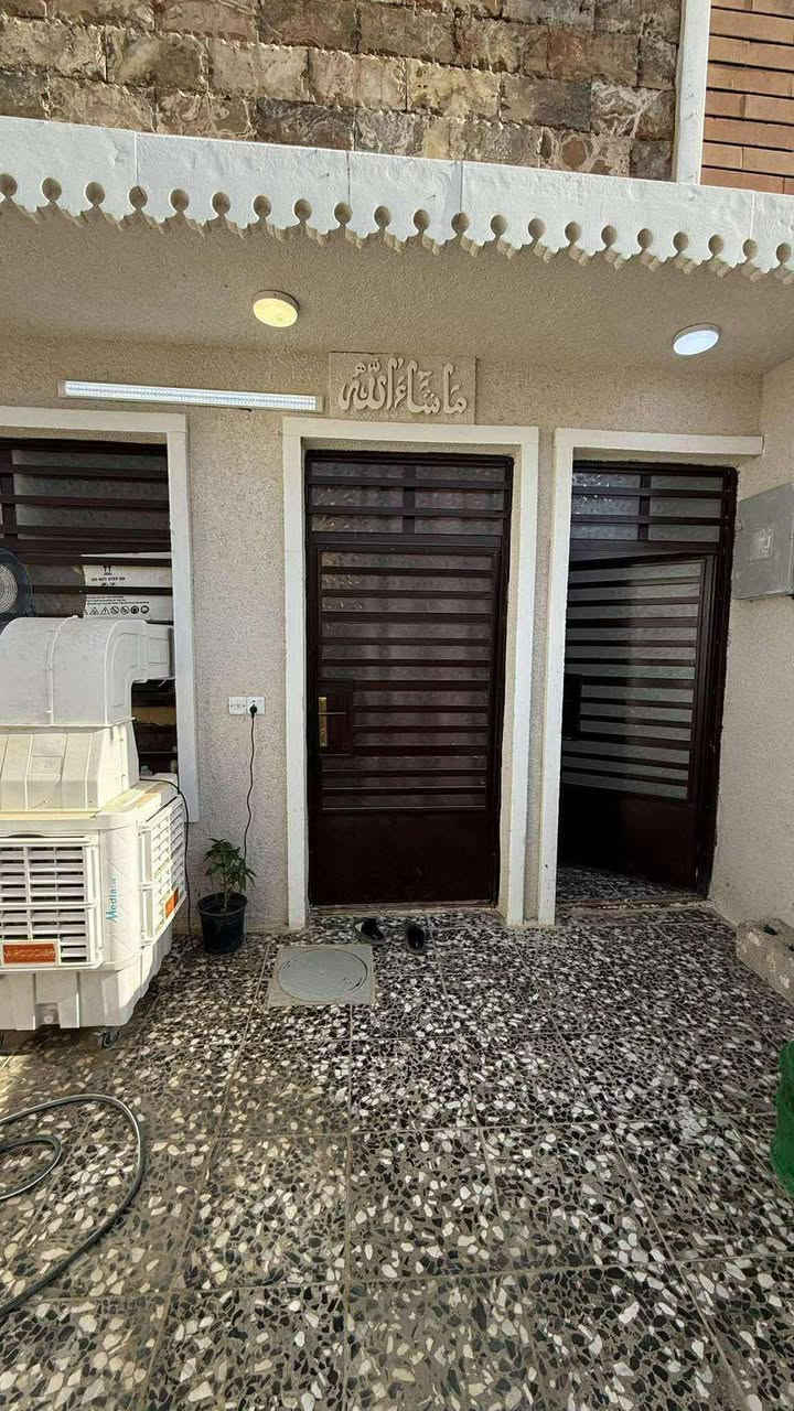 سلام عليكم بيت للبيع زراعي منطقة الانتصار مقابيل مستشفى حماد شهاب
تفاصيل البيت 

_ مساحته 100 متر 

_ يرهم قسط يرهم نقد

_ يحتوي على غرفة مطبخ استقبال خدمات 

_ شارع تبليط أول متدخل منطقة الانتصار 

_ بناء حديث 

_ السعر 49 مليون 

_ لاستفسار اتصل بنا 

***********
