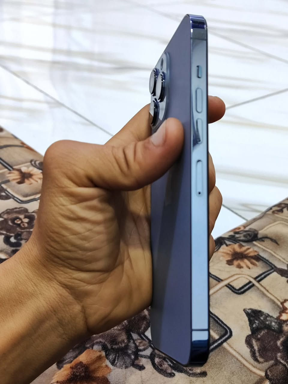 السلام عليكم 
ايفون 13 برو ماكس لون بحري حيل نضيف
ذاكره 256 بطاريه 100 قطاره بل شحن 
دبل سيم كارت /مبدل شاشه وبطاريه فقط
جهاز كلو شرط فقط شاشه حاليا بيها خطوط من الاسفل تجي وتروح 
للبيع او مراوس /سعره 500 بي مجال بسيط


**إذا كنت صاحب هذا الإعلان وتريد حذفه لأي سبب، رجاءا أرسل رسالة إلى الدعم الفني**