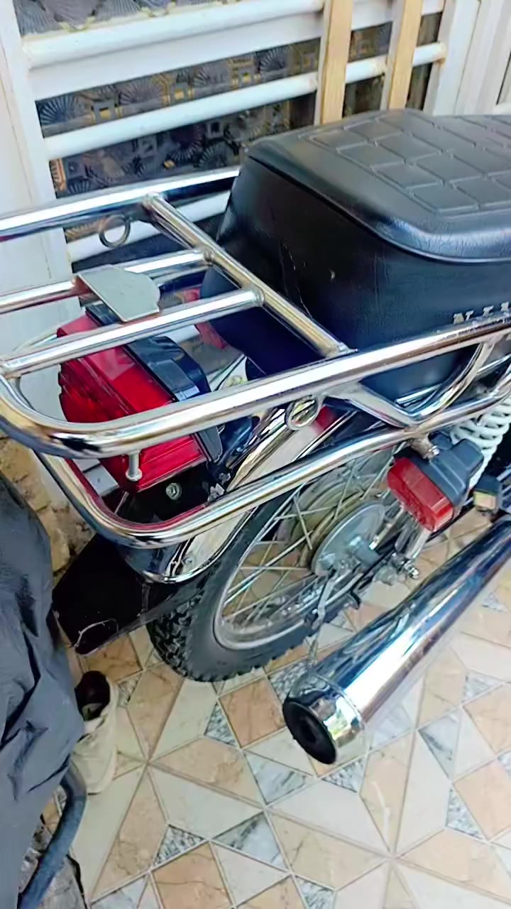 سلام عليكم نامة مديل 25 سكنر 3 احرف الاصلي اوراقة 6 مستخدمة شي قليل سعرة 650 وبية مجال نضافتة بعد انضف من الصور شراي اتصل وتدلل ***********
