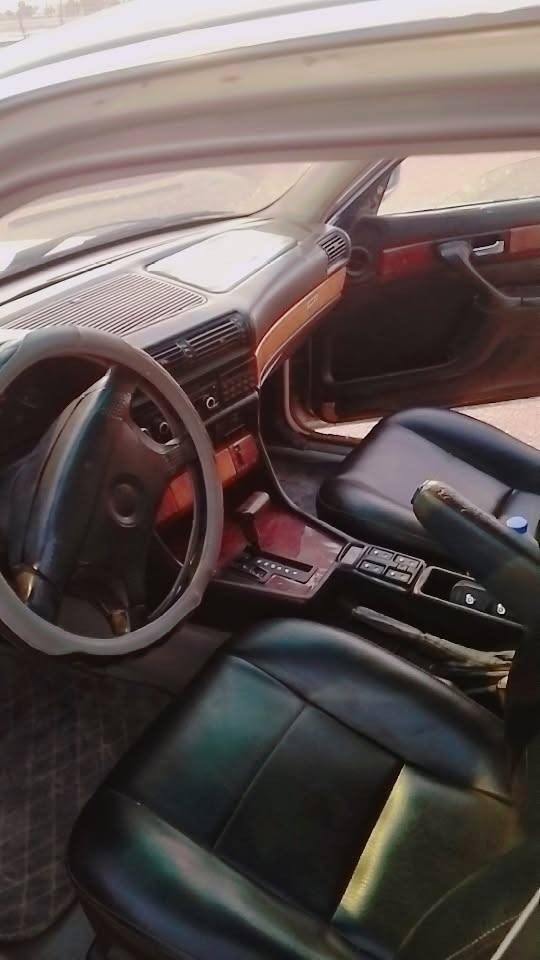 BMW
1994فول مواصفات
كشر بلادي 
كير ومحرك جديد 
صدر جديد تخم تاير 
قرفه جلد كشن كهربائيّ 
كهربايات كله شقاله تبريد طك البوري ماله 
مكان الفلوجه الشهابي السعر 55وبيه مجال 
***********
