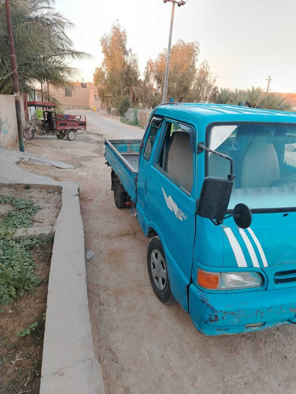 كيا بنكو موديل 95للبيع محرك وكير كفاله اما كشر انته بنفسك تشوف السياره ب مدينه عنه
الرقم ***********
