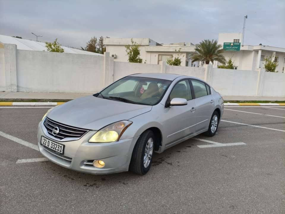 السلام علیکم
نيسان التيما 2011 خليجي 
سيارة حيل نضيف 4 طايرات جديد صدر جديد 
محرك گير ب شرط خير من اللة 
لايتات زينون  تحديد سرعة كهربايات كلشي ب شرط 
سيارة بهة 4 قطعة  بدون دواخل  بچم كپس 
رقم دولي و جديد لحد 2028 اريد تحويل اريد وكالة موجود 
سيارة مابي مصرف ربع دينار 
للستفسار
***********
***********
