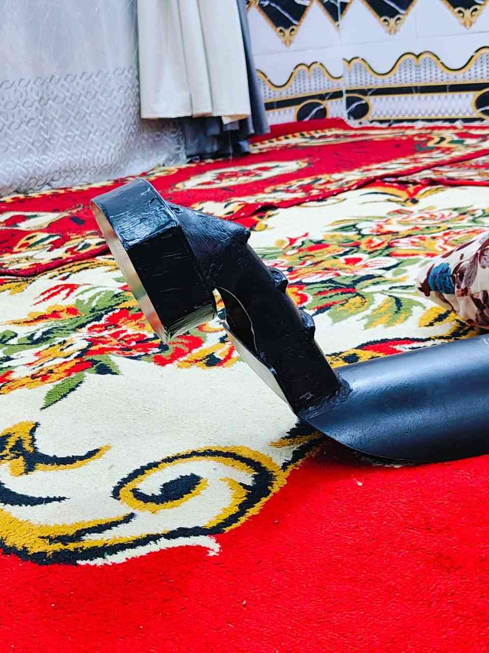 سلام عليكم سيبايه حديد ثقيل شغل حلو سعر 40  المكان قضاء المدينه بني منصور للاستفسار ***********
