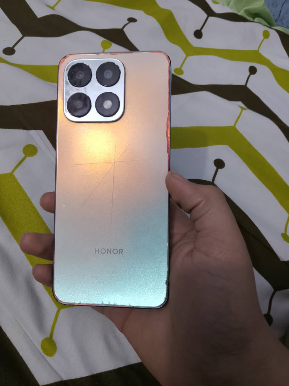 سلام عليكم مبايل للبيع الموبايل بس الشاشة مكسوره بيش ما يفيدك كلي يعجبني السعر خير  على خير ماعجبني هم خير على خير ***********
