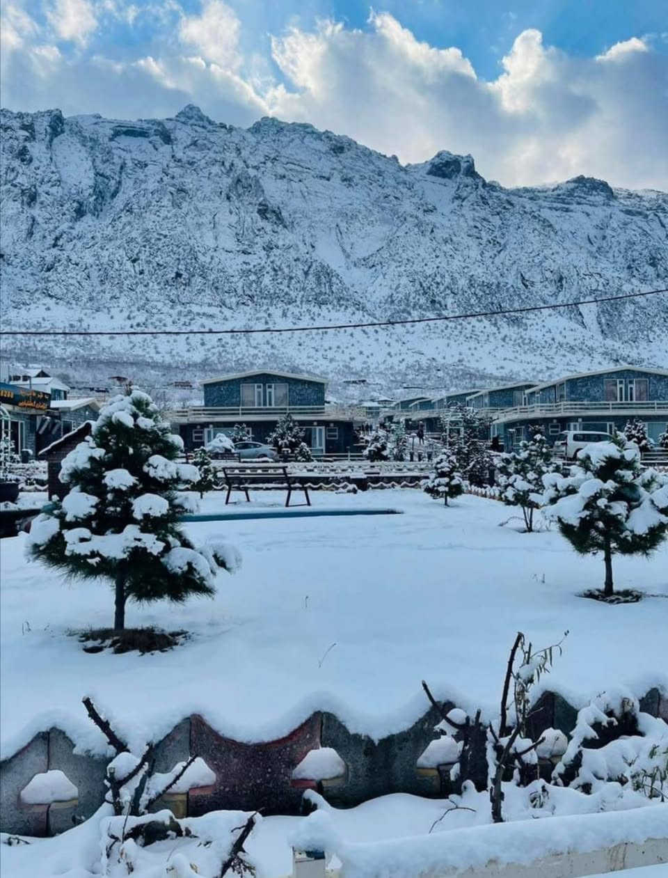 😳انتباه 😳انتباه 😳عاجل 
   
🥳#الحجوزات_العامة_في_سليمانيه🥳 
  🥶بمناسبة حلول موسم الثلج 🥶

💫احجز وانته بيتك مرتاح 💫

😭احسن من تتبهدل انته او عائلتك 😭

👇الحجوزات🔥متوفر عندنا👇

✅#موجود_شقق_سياحية✅
❤️غرفة وصالة ومطبخ 
🧡غرفتين وصالة ومطبخ 
💛3غرف نوم وصالة ومطبخ 
⬅️موقعها شارع 60 
وقرب مجدي مول ➡️

✅#موجود_شاليهات_سياحية ✅
⭐️غرفة وصالة ومطبخ ⭐️ 
⭐️ غرفتين وصاله ومطبخ ⭐️

 ✅#متوفر_اكواخ_للايجار ✅
⭐غرفة وصالة ومطبخ⭐
⭐غرفتين وصالة ومطبخ وسط⭐
⭐غرفتين وصاله ومطبخ كبير⭐

   ✅#متوفر_بيوت_سياحية ✅
   🌟غرفة وصالة ومطبخ 🌟
✅#متوفر_فنادق3_4نجوم_للعرسان✅
😳👈#الحجز_مسبق_رجاء👉😳 

📣ملاحظة📣/ الحجز مفتوح من #ساعة (#9صباحا) إلى #ساعة (#12ليلا) الحجز ويكون إرسال جناسي والعربون الحجز بدون عربون ما يتم تثبيت الحجز
  📢ارقام الحجز📢
***********واتساب
*********** واتساب الحجز
#شقق_سليمانيه_وفنادق_سياحية
#حجوزات_فنادق_وشقق_ومزارع_وشاليهات
