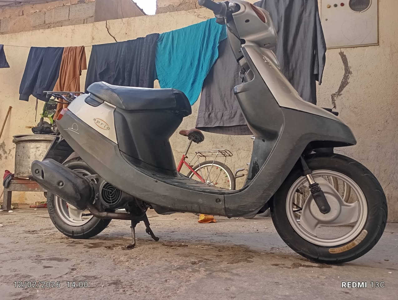 سلام عليكم دراجه بطه للبيع شرط جديده او نضيفه الدراجه كهربائيات كله شغاله سلف او ثاني شي مستعجل عله بيعته السعر 350 المكان كربلاء حي العامل او هاذه رقمي*********** ول مو شراي لا يتصل فدوه..
