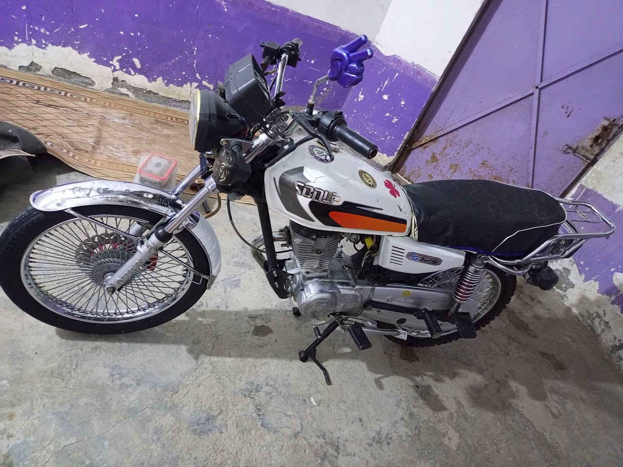 السلام عليكم شباب دراجه للبيع تايگر موديل 2024وبيها مكينة 2022الدراجة اصوليه ومكفوله وكهربائياتها كلها مكفوله السعر 450وبيها مجال بسيط مكاني واسط الصويره ***********
