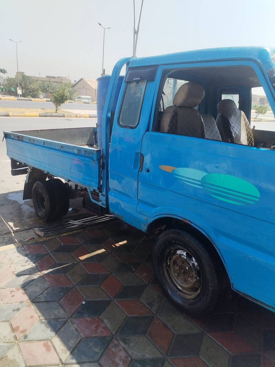 سلام عليكم للبيع سياره نوع كيا موديل 94 السياره باسمي كير ومحرك مكفولات تحويل جديد السعر الاتصال علئ رقم الهاتف***********
