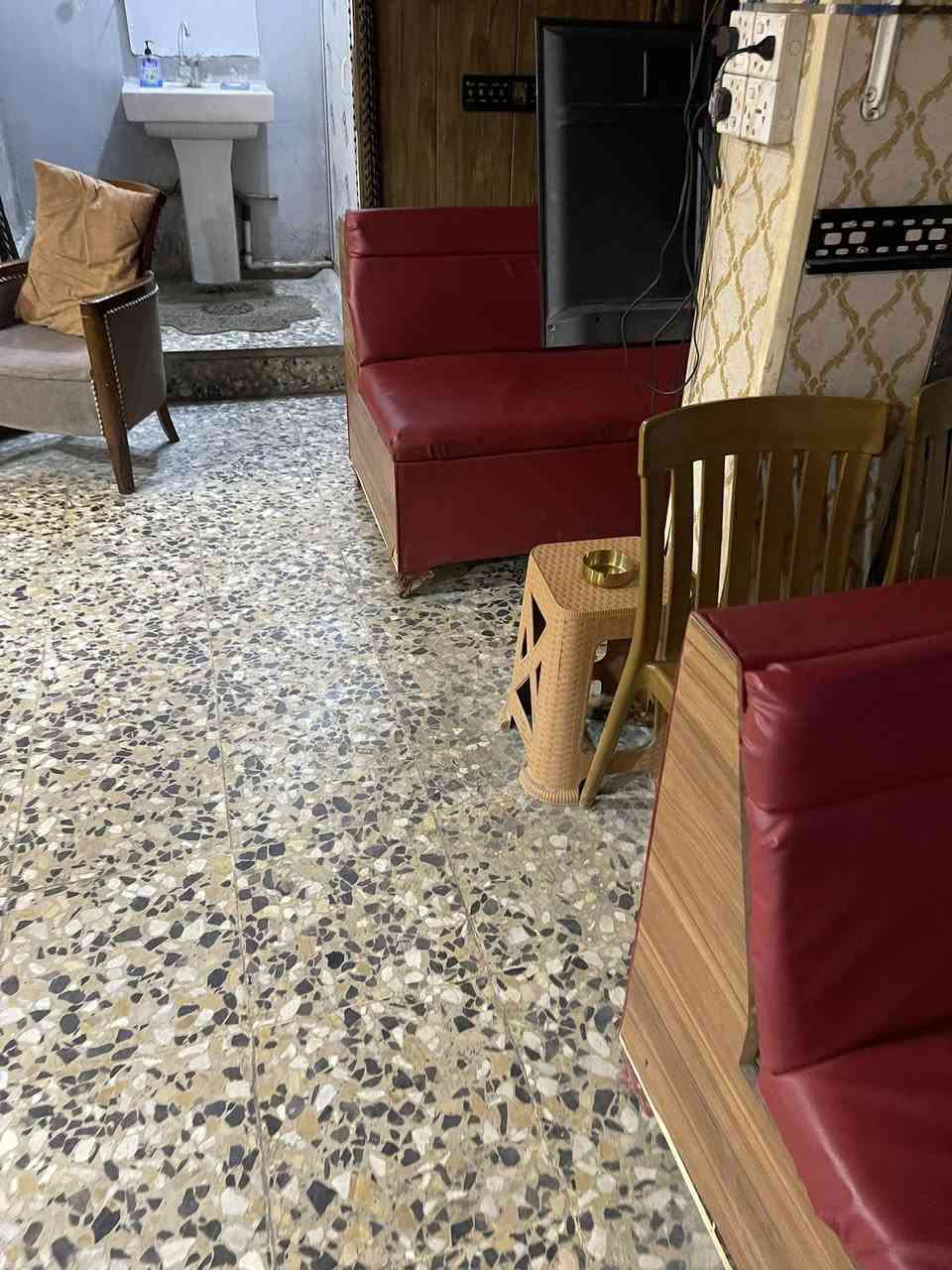 سلام عليكم قنفات للبيع الخشب عدد اربعه الوحدة ب 35 الف تفصال  والقنفات الجلد عدد ثلاثة الواحده ب 55 الف مكاني بغداد مدينه الصدر ***********
