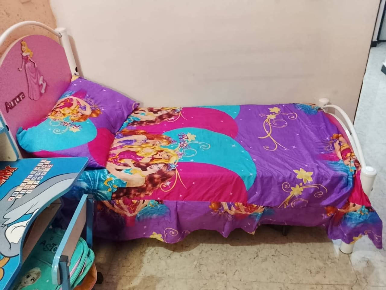 السلام عليكم
سرير مستعمل شبه جديد
عرض ٧٥
طول ١٦٠ 
للبيع مع الماسند من الصفاح +الدوشك ويا 
للأستفسار مراسلة الصفحه


**إذا كنت صاحب هذا الإعلان وتريد حذفه لأي سبب، رجاءا أرسل رسالة إلى الدعم الفني**