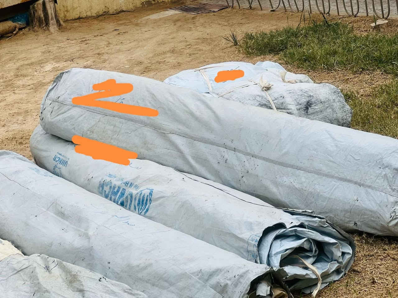 خيم جديد للبيع الطول ستة والعرض اربعة والارتفاع تقريباً مترين وعشرين السعر 275الف العنوان موصل جانب الايسر رقم الهاتف ***********
