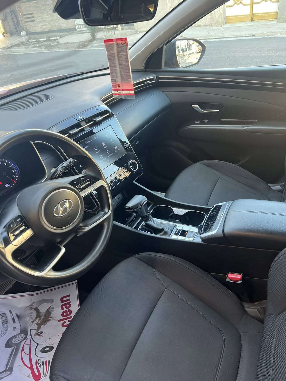 توكسان  2022 فئة SEL
‏
‏
‏   
‏السيارة فول ماعدة فتحة سقف 
‏بغداد رقم دولي
‏ فحص وهزة. جاهز
‏ وارد أمريكي 
‏قطعة وحدة ربع بند صور الحادث موجودة بالمنشور السيارة نظيفة وجاهزة مكينة 2.5L تحتوي على بصمة تشغيل وتشغيل عن بعد كشن كهرباء مع تدفئة شحن لاسلكي رادار أمامي وخلفي وجانبي نظام النقطة العمياء مانع تصادم أمامي وخلفي مانع انزلاق أوتو هولد خمسة أنظمة قيادة هاند بريك إلكتروني تبريد قطعتين  لايتات LED عدسة زينون بلادي شاشة مع كاميرا خلفية دوارة تحديد مسار مثبت سرعة وتحكمات على الستيرن 
‏📍 العنوان: بغداد الشالجية   
‏ 📞 للاستفسار ***********
‏
‏ السعر 182
‏
‏ ‏
