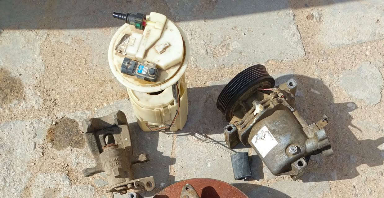 غراض رينوفلاونس كلهن شغالات السعر 100مكان الديوانية ***********
