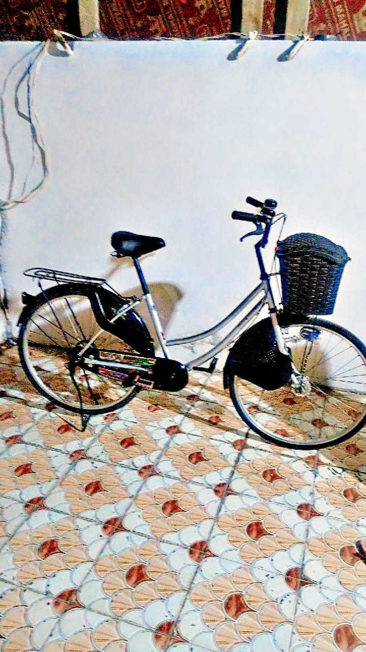 السلام عليكم ورحمة الله وبركاته
بايسكل للبيع الحجم 26 اللون رصاصي فاتح 
البايسكل بيه تكحيل 
كله شد جديد واصلي 
حساس
السعر خاص 
العنوان بعقوبة التحرير 
الشراي يتصل أو خاص 
***********
