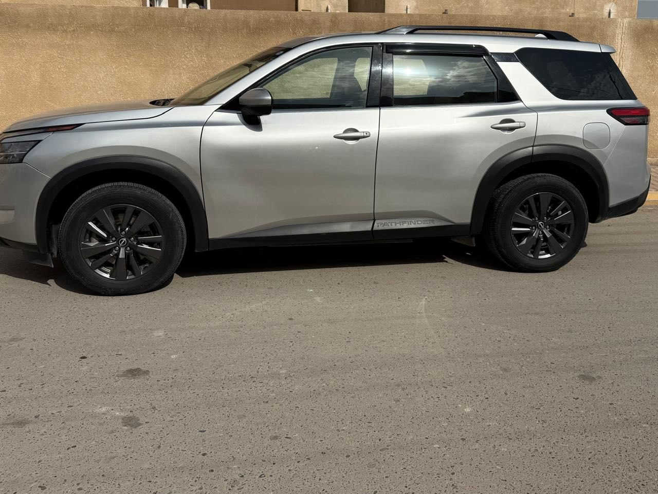 باثفاندر 2022كلين للبيع
محرك 6سلندر

مواصفاتها sv فوريل

انظمة قيادة +تحكم ستيرن 

بصمة+شاشة ابل كار بلي+كشن كهرباء+تدفئة بلكراسي الامامية

رادارات امامية جانبية +حساسات خلفية+كامرة 

ماشية 41 الف ميل

رقم سليمانية باسمي تحويل ثاني يوم

سنوية لحد2030

ضررها بامريكا فقط الشاشة محتركة  وصور امريكا موجودة بلمنشور شرط ايرباك ومحرك وكير
السعر 289 وبيها مجال
رقمي :***********

مكاني تكريت
