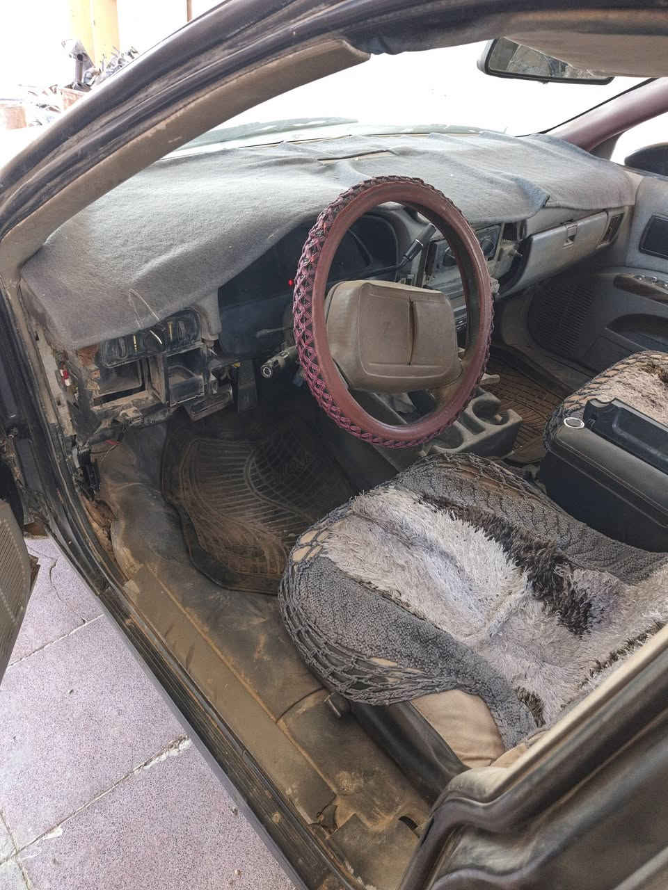 سلام عليكم دولفين للبيع موديل 95
كير محرك 3000 ياباني
تخم تاير جديد
كهربائيه شغله
منظومه تبريد بيه كامله 
رقم ديالى حائز ثالث مالكه يمي بل ديوانية
وكاله عامه ب اسمي جديدة ام باركود
ملاحظه بيه لوحة خلفية مفقودة 
السعر..20 وبيه مجال السراي
عنوان ديوانيه استفسار على رقم ..
***********
