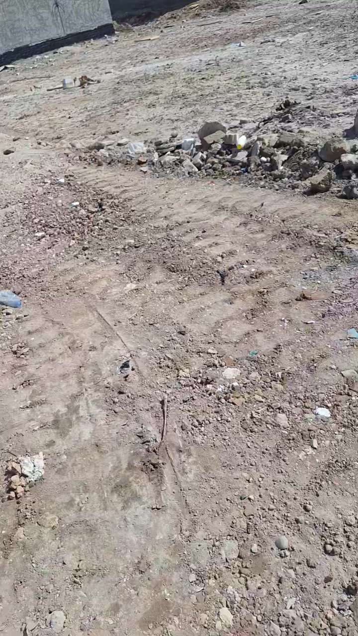 قطعة أرض ١٠٠ متر 5×20 طابو صرف وبأسمي  مكانها الحله خلف مستشفى الكفيل فقط اتصال ورقمها ٣٧/٢٩/١٠ ورديه
 *********** *********** وسعره ٤٠ وبيه مجال
