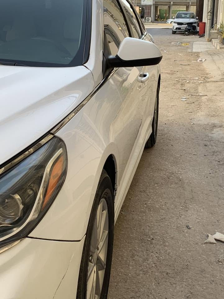 للبيع: هونداي سوناتا 2019 (وارد أمريكي)
المواصفات: شاشة كبيرة، تحكم ستيرن، رادارات جانبية (نقطة عمياء)، كاميرا خلفية دوارة.
 الحالة الفنية: السيارة مكفولة (مكينة، كير، حدادية، تخم تاير).
 الماشية: 82 ألف ميل.
 الضرر: بنيد وشملغ (ربع من كل منهما)، الضرر خارجي فقط وبدون دواخل.
 الرقم: سليمانية (تتوفر وكالة أو تحويل حسب الرغبة).
 مكان السيارة: كربلاء.
للاستفسار عن السعر والتفاصيل يرجى التواصل عبر الخاص أو على رقم ***********
