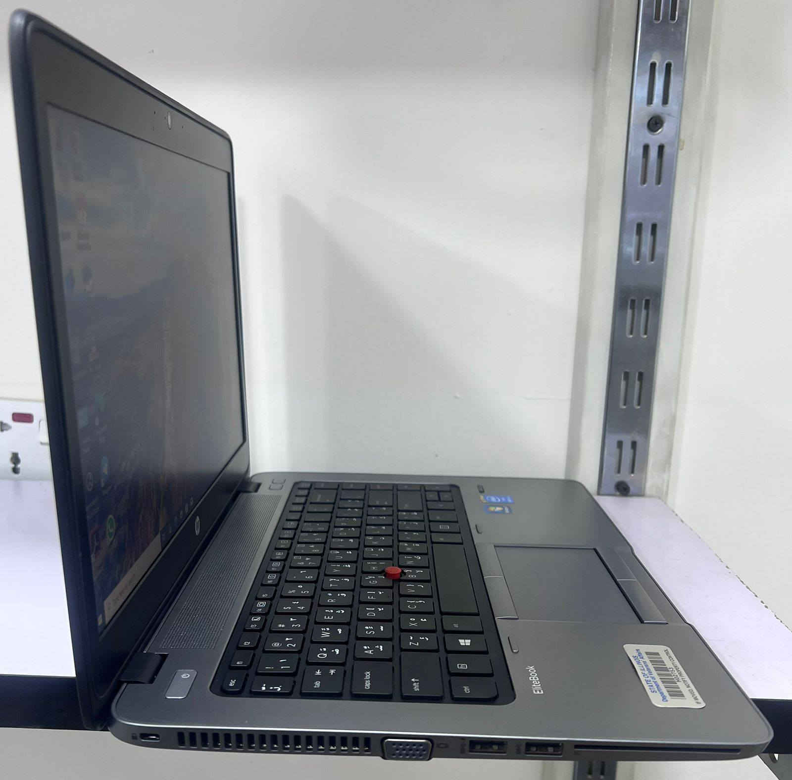 لابتوب جيل رابع رخيص السعر خفيف الوزن مناسب للدراسة والتصفح 
HP 840 g2 Ci5 الجيل الرابع
. 
السعر 145  الف مع التوصيل المجاني و الحقيبة
. 
النظافة شرط اخو الجديد وعل الفحص وين تريد 
……………………
 المعالج Ci5-4 th جيل رابع 
 ذاكرة الوصول العشوائي (الرام) 8GB 
 التخزين( الهارد) 256GB SSD 
كارت شاشة انتل داخلي  4GB 
 مقاس الشاشة 14انج
 كيبورد  عربي انكليزي
الرام والهارد قابل للتطوير 
…………………………………
*********** واتساب
قناتنا على التيك توك
tiktok.com/@user5714722715085
