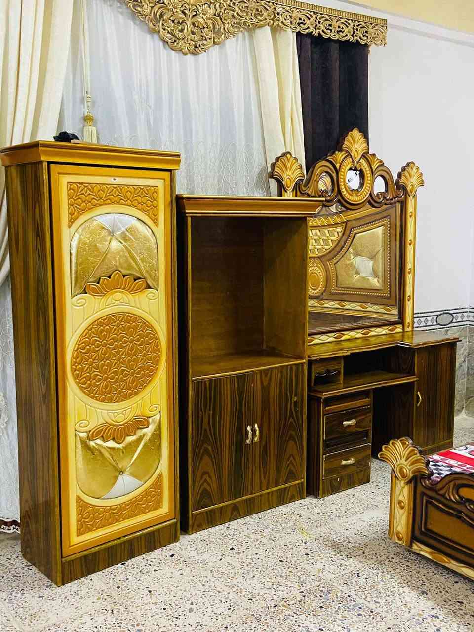 للبيع غرفة نوم توج خشب صاج عراقي حطاطه نضيفه فول مستخدم سعرها 825 وبي مجال عنوان الرمانه البعبيد ونقل وشد مجاني واصل لباب البيت 
*********** بي وتساب

