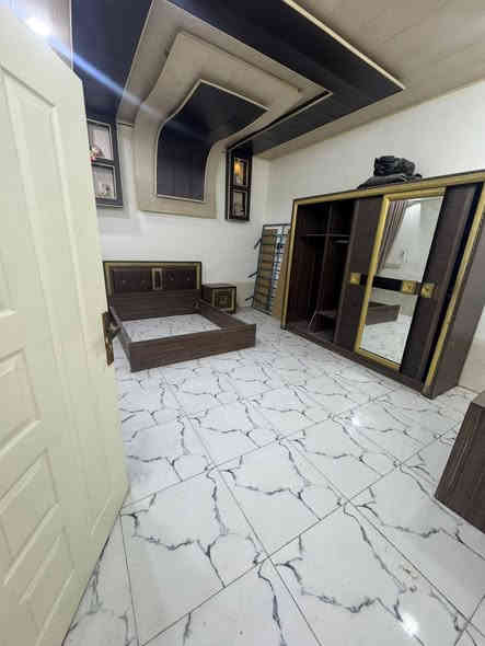 بيت للايجار مؤثث وجاهز للسكن 
الموقع / التقيه الثالثه 
المساحة ٢٠٠م 
يحتوي ع 
غرفة نوم مؤثثة غرفة + سبلت
صالة تحتوي ع سبلت 
مطبخ مؤثث كاونتر +سبلت+ طباخ 
استقبال تحتوي ع تخم قنفات + سبلت 
مجمع صحيات خارجي وداخلي 
للاستفسار الاتصال *********** واتساب مراجعه المكتب العاصمة للعقارات والمقاولات العامه العنوان الديوانية ام الخيل ساحه الاحتفالات قرب البلديه الجديده *********** واتساب
