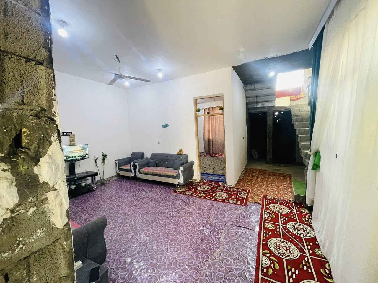 بسم الله الرحمن الرحيم 
بيت مساحة 150م طابو زراعي 
في حي زليزل 

يحتوي على غرفه نوم استقبال صاله بناء صب كونكريت ماء كهرباء يحتاجله اضافه للمطبخ والاستقبال 

***********
***********
#مكتب_انوارالمنتظر_للعقار
الزبيديه شارع الكراج عماره سيد هاشم تركي
