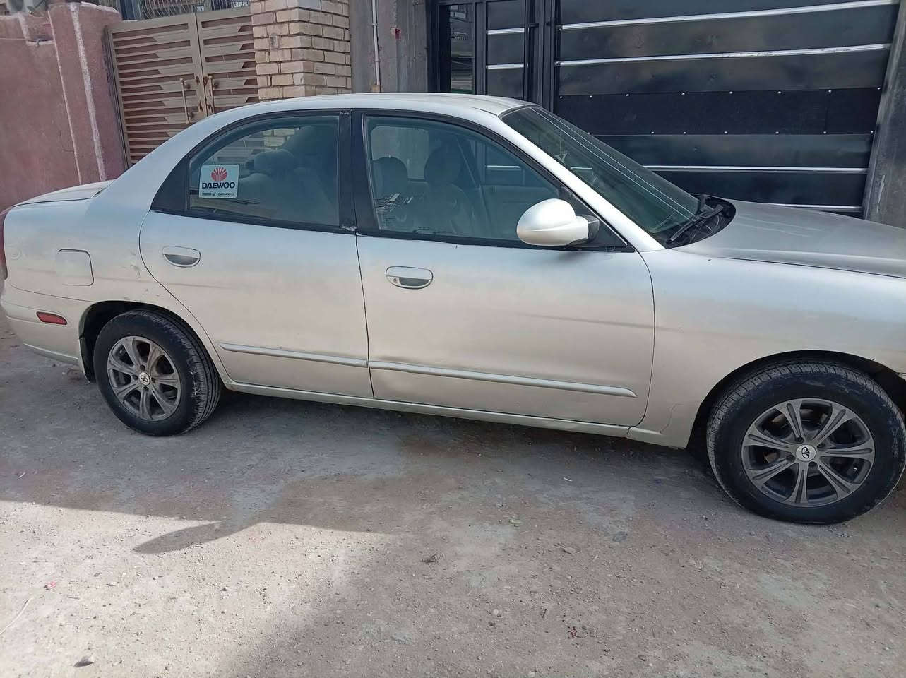 السلام عليكم دايو نوبيرا ٢٠٠١ كير اوتوماتيك رقم انكليزي بابل سعر ٣٣ وبيها مجال حك الجيه السيارة بأسمي ***********
***********
