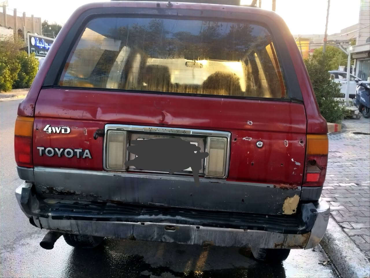 سياره هايلوكس للبيع او المراوس موديل 1994 كير ومكينه ونجي بيهه تبخير نضافه الكشر كما موضح ب الصور. السياره باسمي تحويل مباشر ومكفوله من السرقات السعر 28وبيهه مجال بسيط  للتواصل ***********
