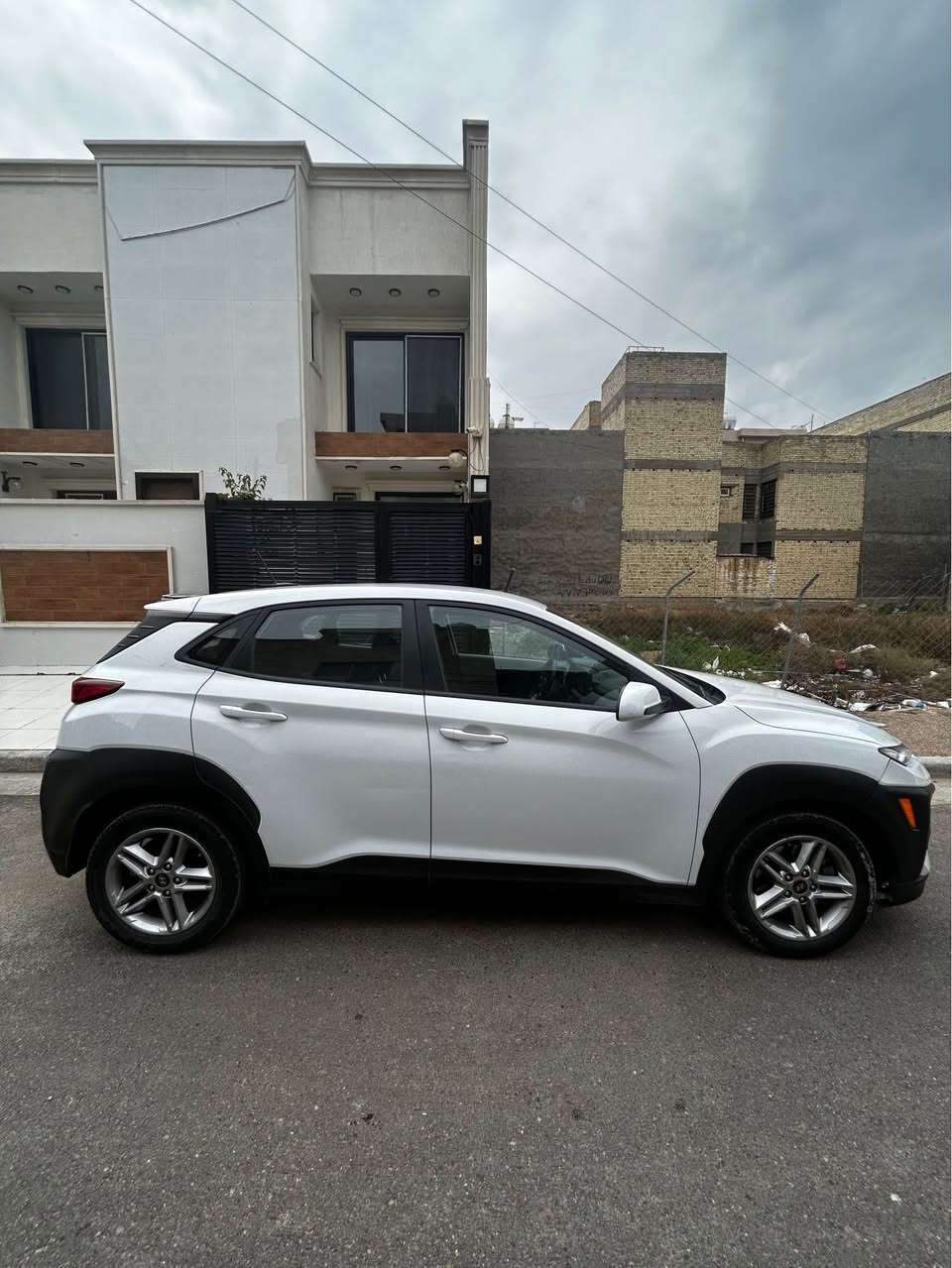 كونا ٢٠٢٠
محرك دوش ٢٠٠٠
ماشية ١٢٦ الف كيلو متر
وارد امريكي حادث بالصور وحادث بالعراق جهة الصندوك اليسرة والجاملغ الخلفي اليسرة  مو اكثر
السعر 125 ورقة 
الاستفسار فقط على الواتساب او الاتصال على الرقم
*********** دكتور علي بغداد, العراق
