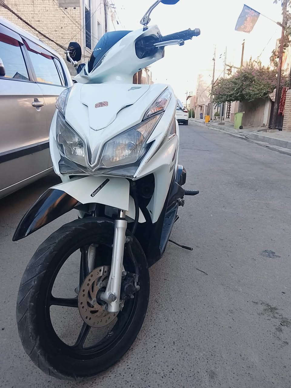 سلام عليكم Honda ياباني محرك 125 حساس الزحام شغال أستاذ كهربائي دراجة الجديدة المهم بغداد رقم الهاتف*********** السعر1350
