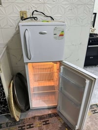 ثلاجه • ١٠قدم • نضيفه