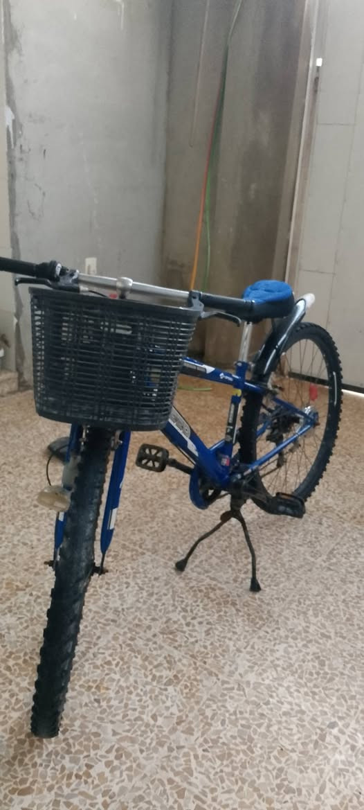 السلام وعليكم البايسكل للبيع كلو شركة البريك امامي خلفي شغال طفاريات الكير  
6 نمر  شغال   السعر 80   مكان موصل الأيسر


**إذا كنت صاحب هذا الإعلان وتريد حذفه لأي سبب، رجاءا أرسل رسالة إلى الدعم الفني**