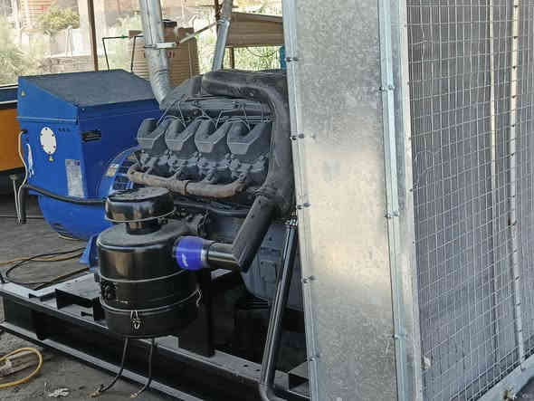 سكانيا 144  013  مكينة ستندر گصه ما مشتغلة موقع توليد 400كيفي بيركز إنكليزي ما مشتغلة بالعراق راديتر 160 الحجم الكبير ما مشاغله كهربائيات جديده حمل 1100 أمبير فعلي المكان كربلاء طوريج للتواصل
***********
