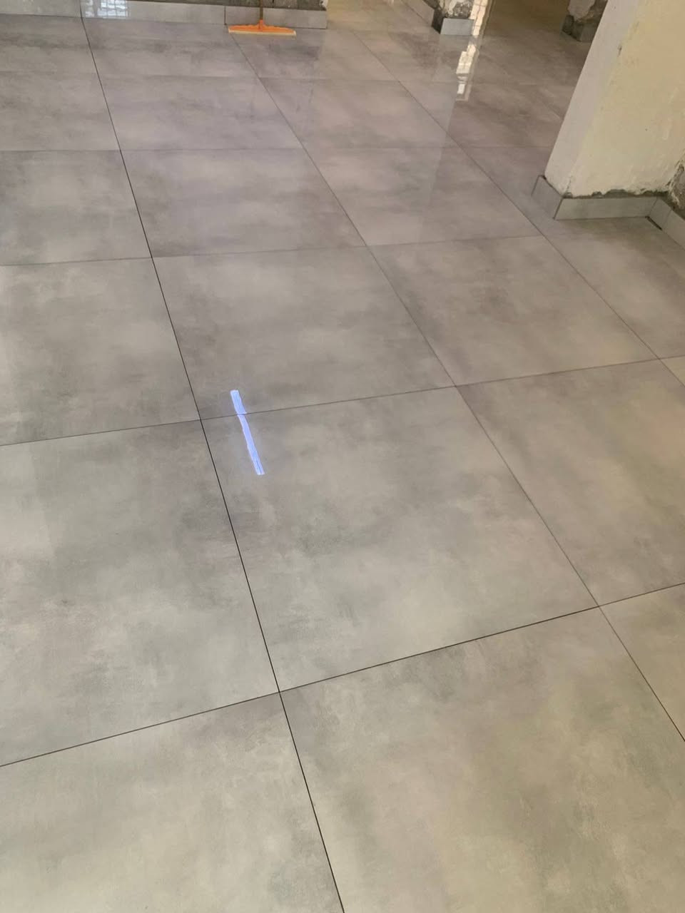 السلام عليكم ورحمة الله وبركاته اسطه سيراميك متفرغ حالياً شغل هندسي واسعار مناسبه للتواصل عبر الرقم *********** وتساب موجود بالاضافه للالتزام بالمواعيد
