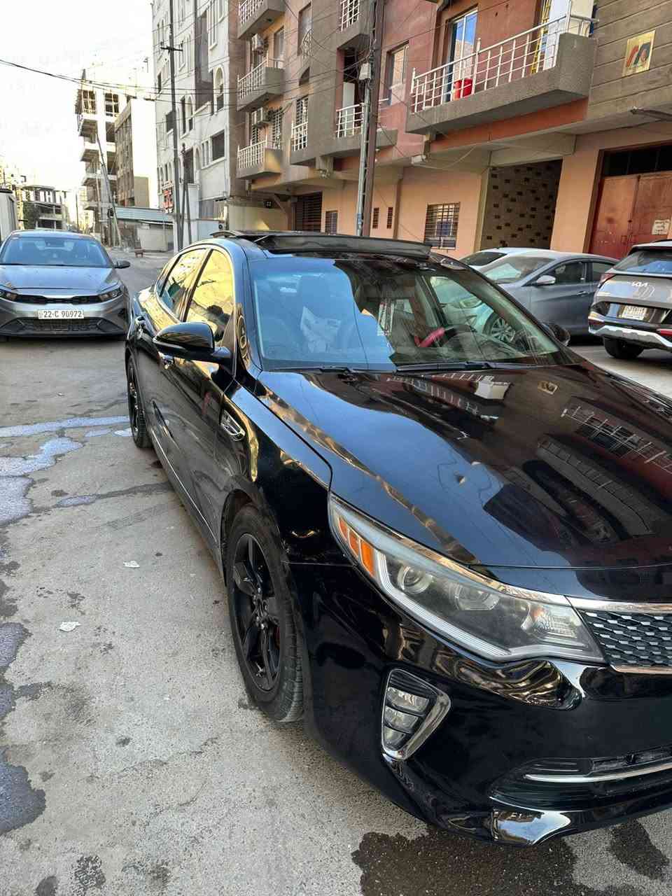 السلام عليكم كيا اوبتما للبيع 
موديل 18 (S)
وارد امريكي حادثها بابين مبدلات نفس الون 
وجاملغ  امامي بل عراق معدل وصبغ
وبنيد واكعه عليه طابوكه معدل ومصبوغ 
سياره نضيفه وجديده
وبيها ملاحضات  
تبريد ثلج تدفئه 
السياره فوك ماعده البصمه 
بانوراما 
تحكمات ستيرن 
كشن كهرباء 
بيها منضومه غاز  يعني غاز وبانزين 
بيها منضومه زينون عالي  
مكان سياره بغداد الكراده 
***********
السعر 132 وبيها مجال
