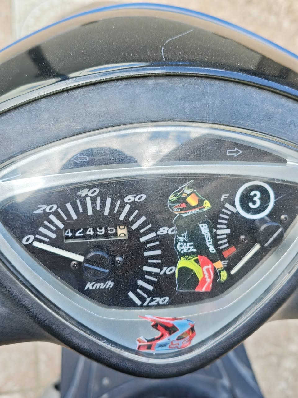 سلام عليكم 🙋
دراجه ماكس رمبه شرط رمبه 
دراجه خير من الله كامله مابيهة نقص كلشي شغال .. نكره سلف بأي وقت 
محركهة بلاد بوشه49 واني بيدي فتحت الكور سويت ادامه للولفات  وعليهة تزويد .
1_ صلنصه FM
2_ قبق افلاوين Topo
3_ اكلج خلفي رياضي اجه بيهة من الخارج
4_ استان صفح Topo
5_ دبلات امامي مزوده
6_ منظومه زنون والسكن احمر 
7_ بك لايت قلاب مع البريك تشتغل دبل اشارة 

للاستفسار : *********** 
السعر : 750 وبيهة مجال اتصل وتدلل
