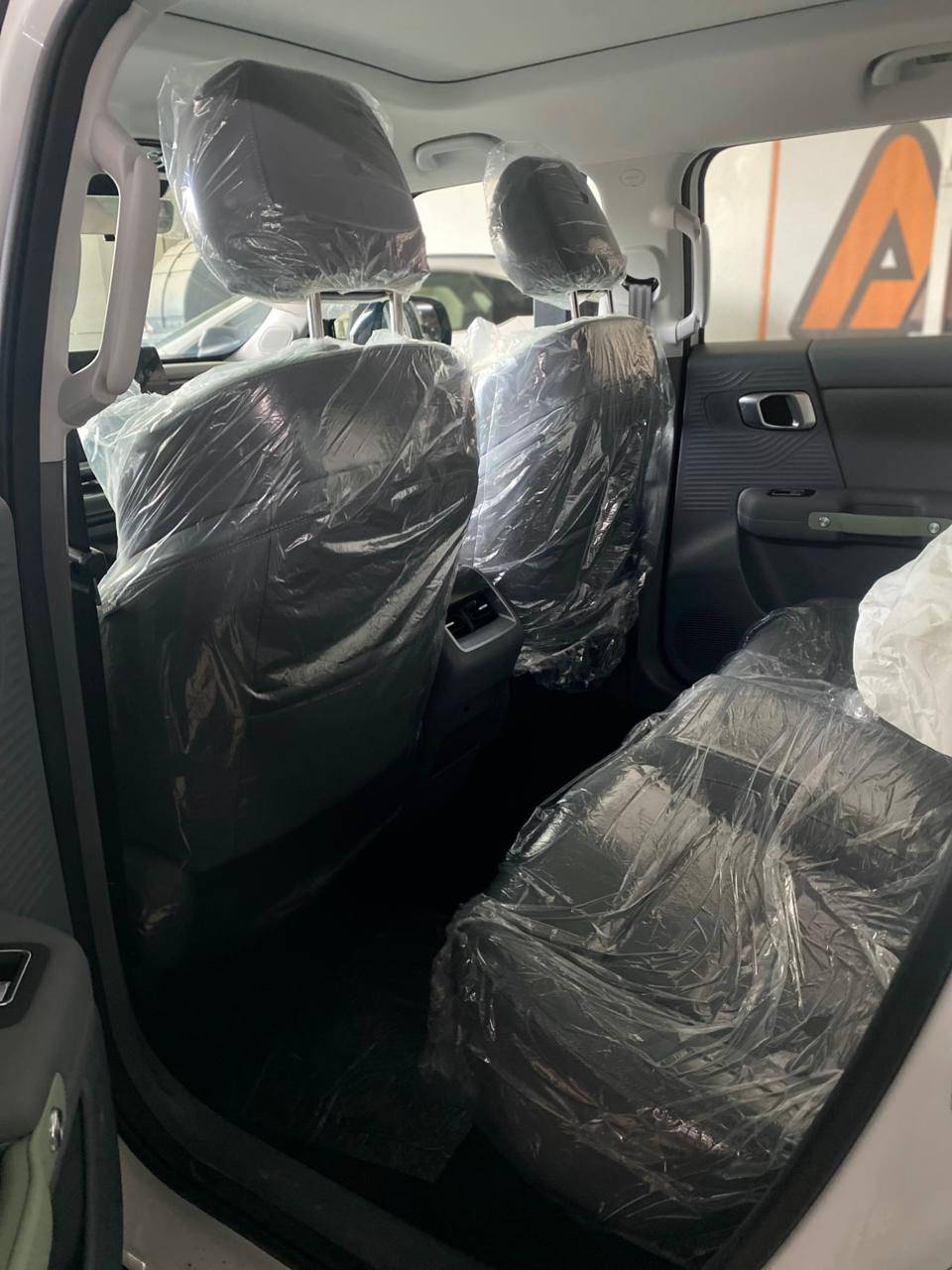 بايك BJ30 
 فل مواصفات ام الضمان 
المواصفات 

 السيارة تكون 403 حصان 🤩
AWD 
4 كاميرات 
مقاعد كهرباء 🤩
تدفئة وتبريد مقاعد 🤩
جنطة كهرباء 
بانوراما 
حساسات امامية خلفية 
رادار امامي 
شاشة كبيرة 
6 وضعيات  قيادة 🤩

ضمان 6 سنوات كير ومحرك و 8 سنوات على البطارية 

للاستفسار ***********
