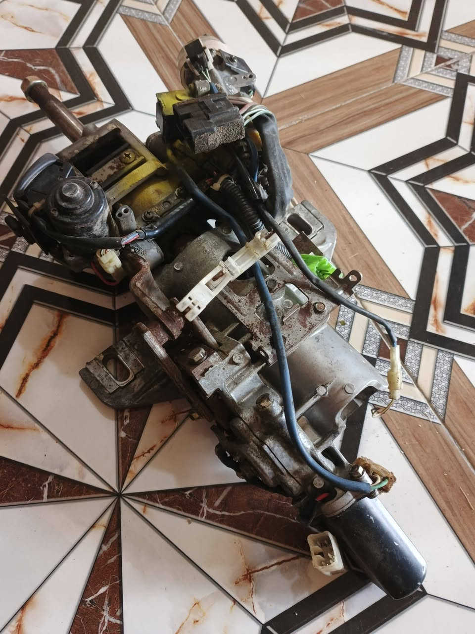 مجمع ستيرن بطه كهربائي  حاويه بالباكيت هوه وسويجه مكان ديالى دلي عباس ***********
