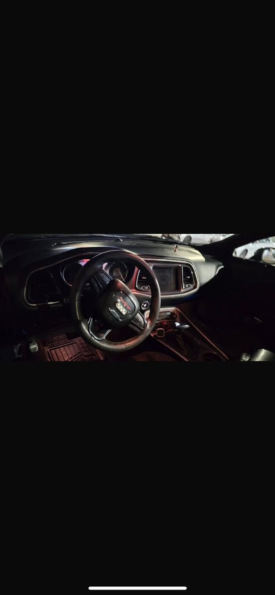 مكلف بالنشر …
جالنجر 2018
مواصفات نص فول
ضرر. جاملغ خلفي صبغ جهت السكن وبارد باب السكن 
بدون دواخل بدون شواصي بدون ارباك سياره نضيفه ومناقصه اي شي
مكان السياره الموصل معرض RTR
سعر وتفاصيل 
رقم صاحب السياره ‭0773 077 3050‬
