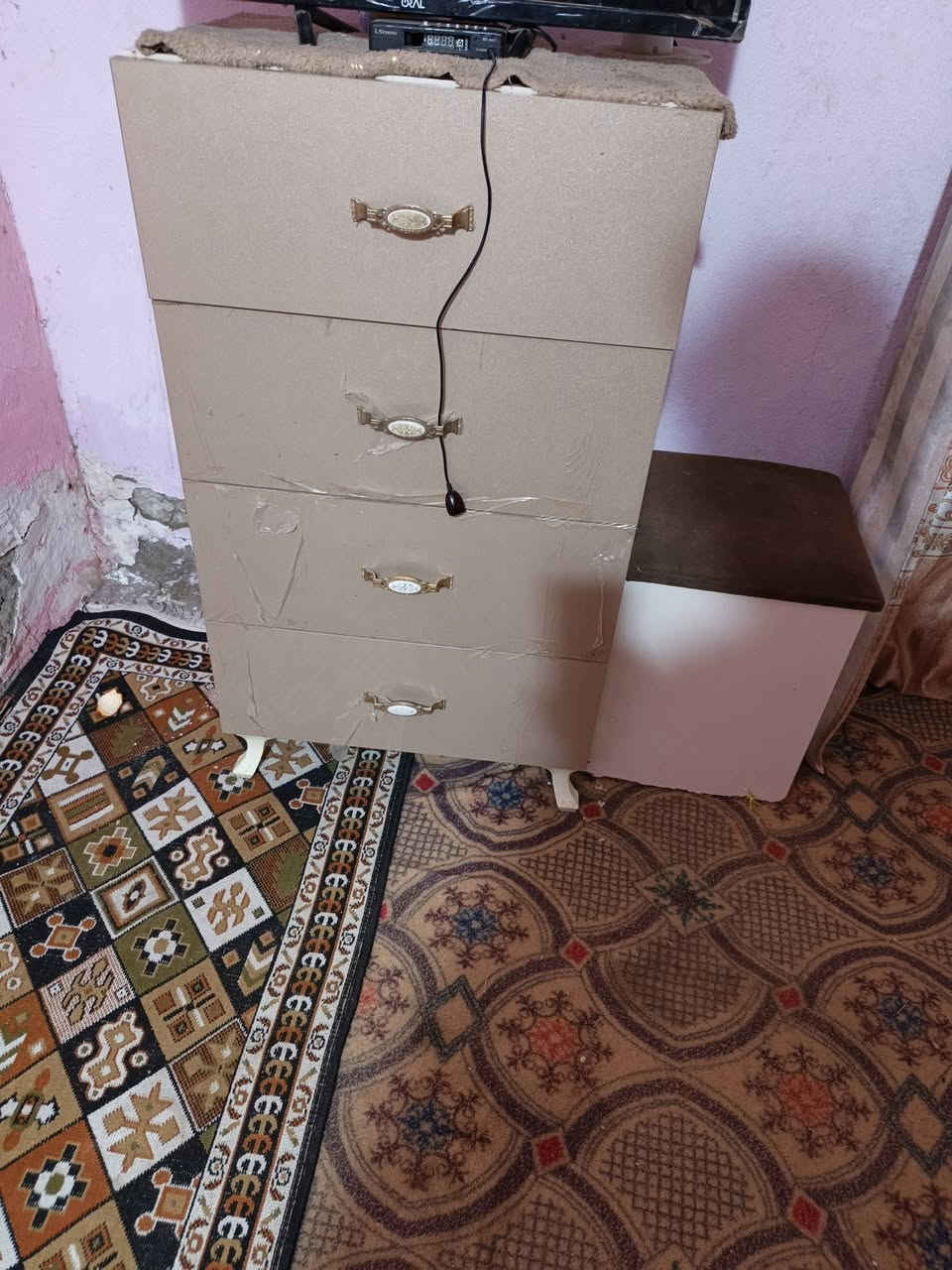 غرفه نوم للبيع  نظافه ٩٠٪
المكان منطقه المهدي السعر خاص أو الاستفسار واتساب أو على الرقم
***********
