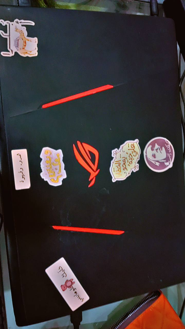 السلام عليكم شباب
لابتوب فئه الكيمنك نوع ASUS REPUBLIC OF GAMER 
اللابتوب نضافه حلوه بدون خلل كله شغال مضمون
ياتي بعتاد 
شاشه حجم 15.6 انش بدقه FHD نوع enhanced LED الوان نقيه
معالج ممتاز من انتل 
Core i7-7700HQ  
من الجيل السابع فئه HQ للاداء الثقيل
كرت الشاشه المنفصل 
Gtx 1050 Ti 4GB FULL PERFORMANCE 
نسخه الti لافضل اداء
هارد سعه نصف تيرة
رامات حجم 12GB نوع ddr4 قابل للتطوير 
بطاريه ساعتان
كيبورد ضوئي
صوت ستيريو محيطي
اكيد الجهاز فول كيمنك ولجميع الاستخدامات
ملاحضه: يشغل فايف ام او gta 5 الحياة الواقعية 
وفورت نايت
وكل الالعاب القوية 
كارتونتة موجودة وجميع اغراضة

السعر 550 الف فقط وبي مجال
بغداد الشعلة
تواصل/***********
أو مراوس بأيفون 13برو ماكس نسخة النص تيرا
