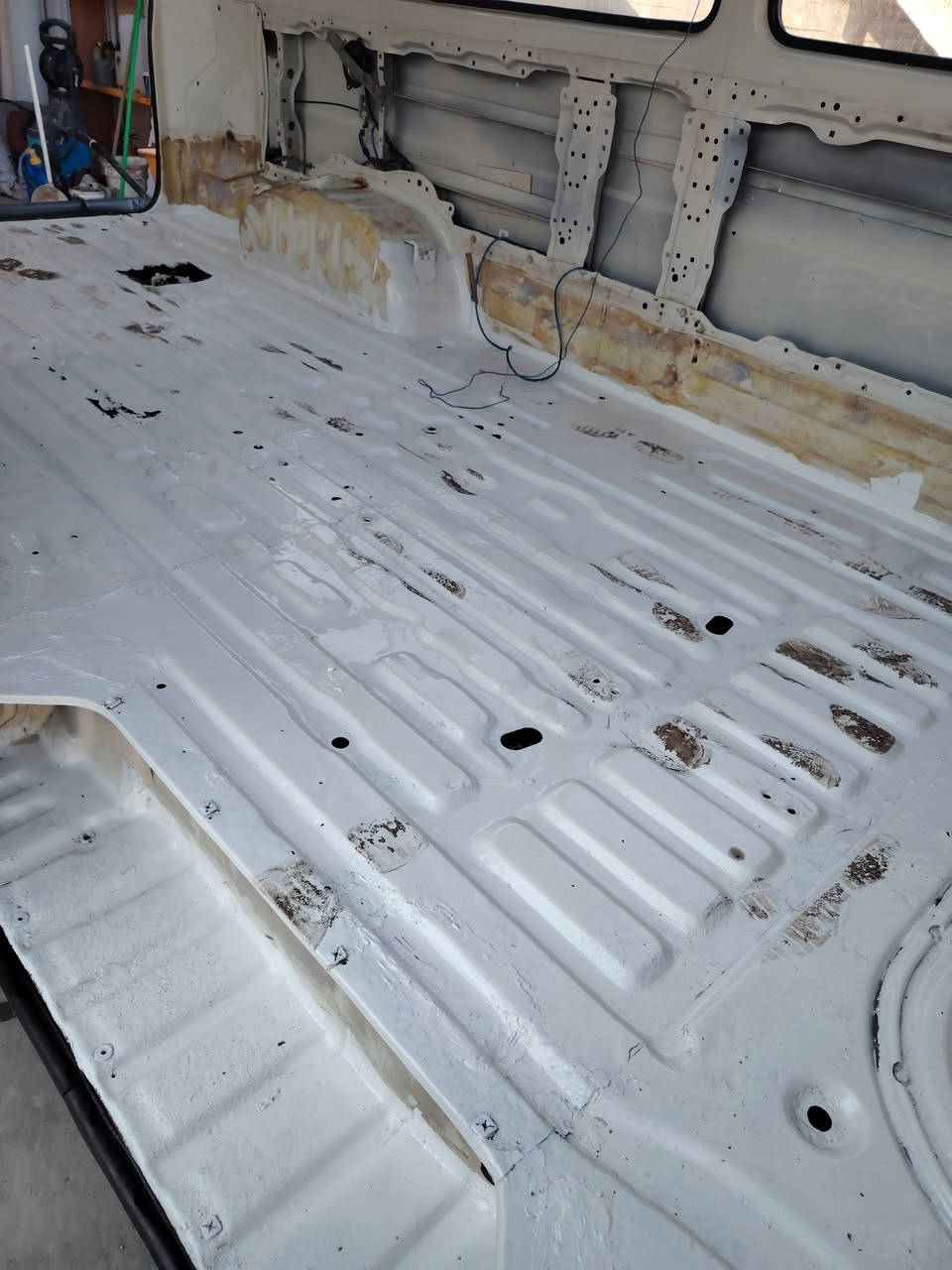 جانب من عملنه ارضيه و صفاح فاتون
دوشمة حسين شادو لدوشمة كافه انواع السيارات
حلة وردية خارج_قرب مدخل شارع 30 الرقم ***********
