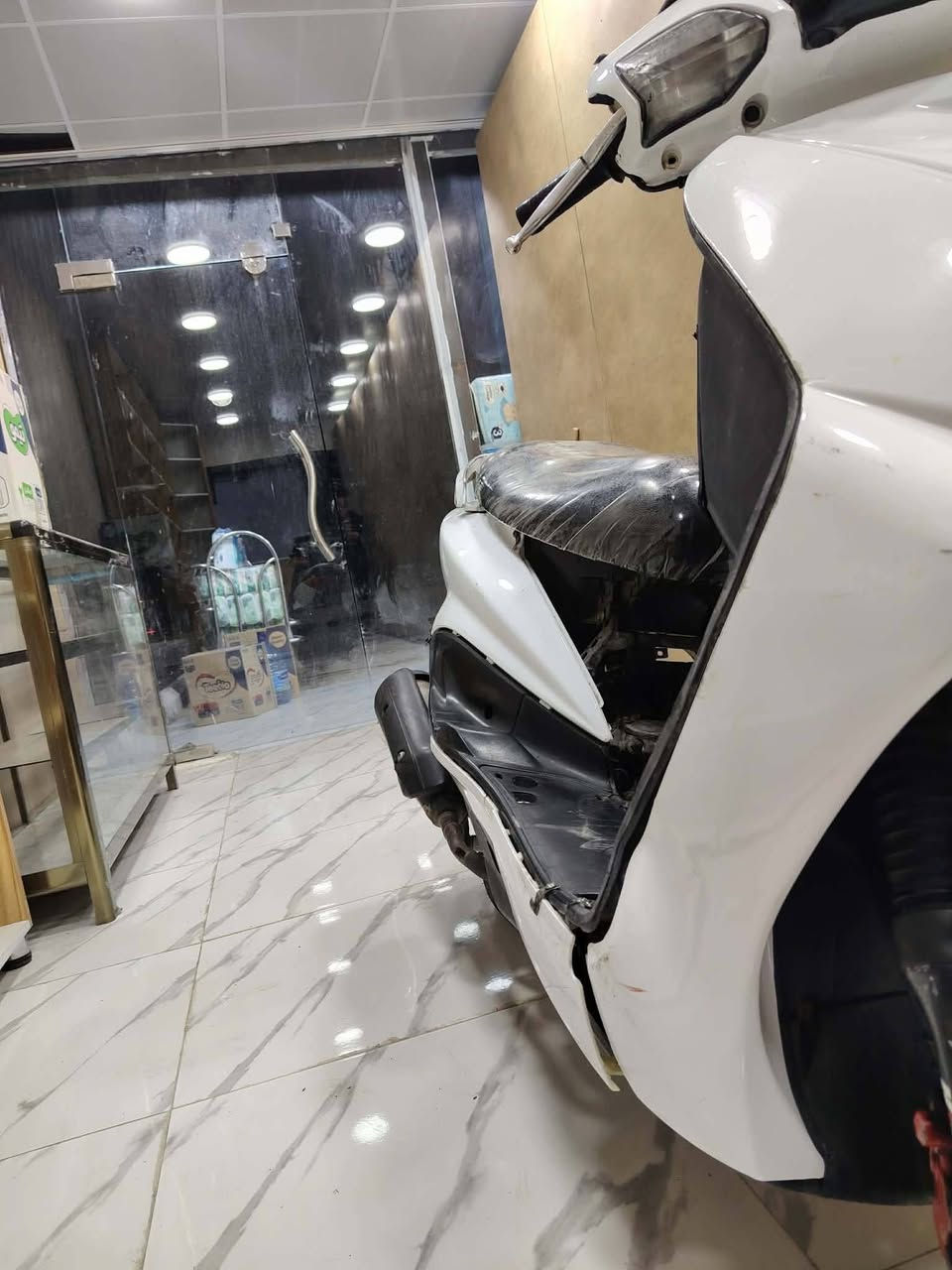 سلام عليكم
دراجه سكنس نثيه موديل 2005
دراجه تخم تاير جديد
كابريتر جديد اصلي
باتري جديد
مسجل بلاتوث
دراجه نيضفه كلش
دراجه بيه خيط بخار 

سعر 250وبيه مجال
المكان بغداد المعامل الباوية
☎***********
خاص مفتوح 

مكاتبه بسمي
