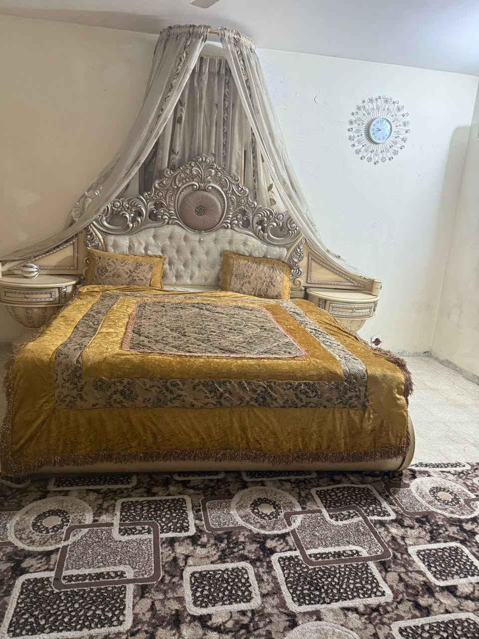 السلام عليكم غرفه ماليزيه نظيفه كلش اي شخط مابيهة السعر خاص او تتصل على هاذ الرقم *********** مكاني بغداد المنصور
