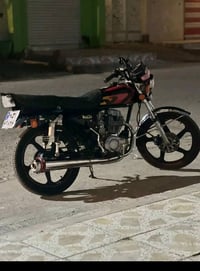 شباب دراجه مكفوله كفاله عامه وكل غراضه كبير بس لمحرك.     MKZ.    0777...